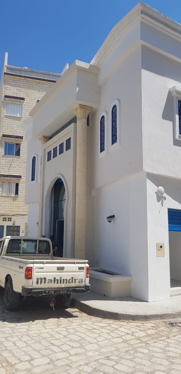 Ariana Building - Photo 1